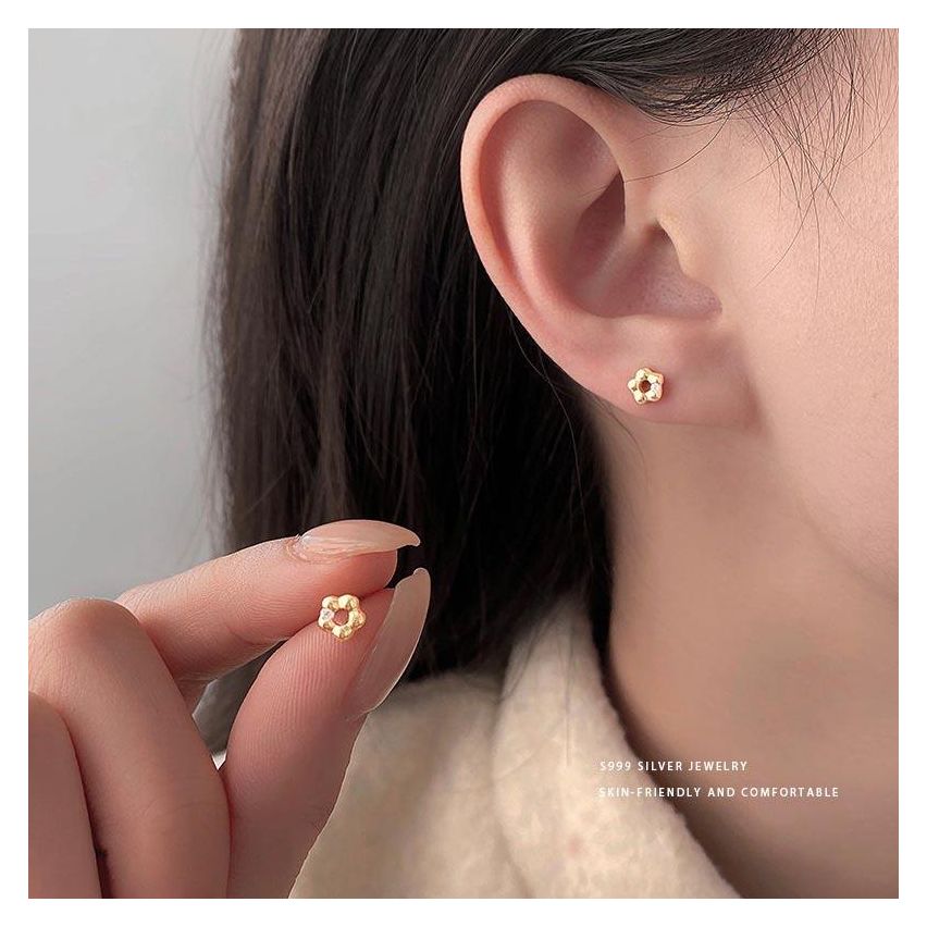 999 Silver and Zircon Stud Earrings