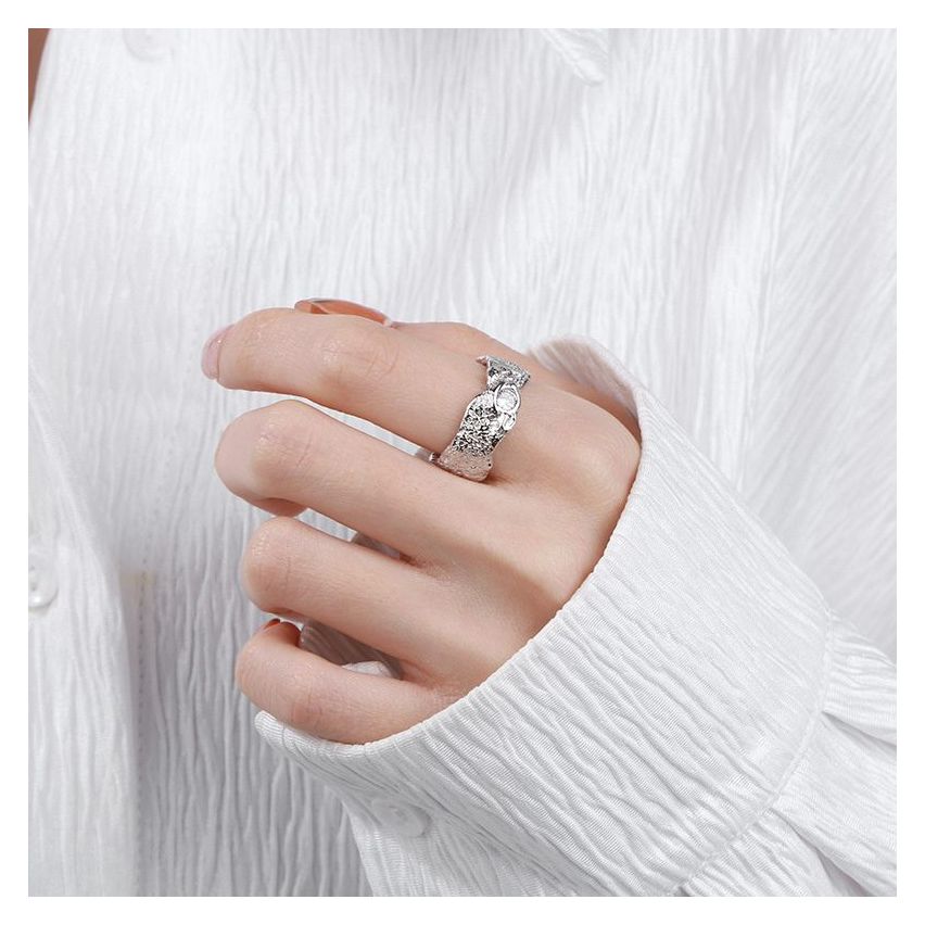 Rhodium Plating 925 Silver and White Zircon Texture Ring